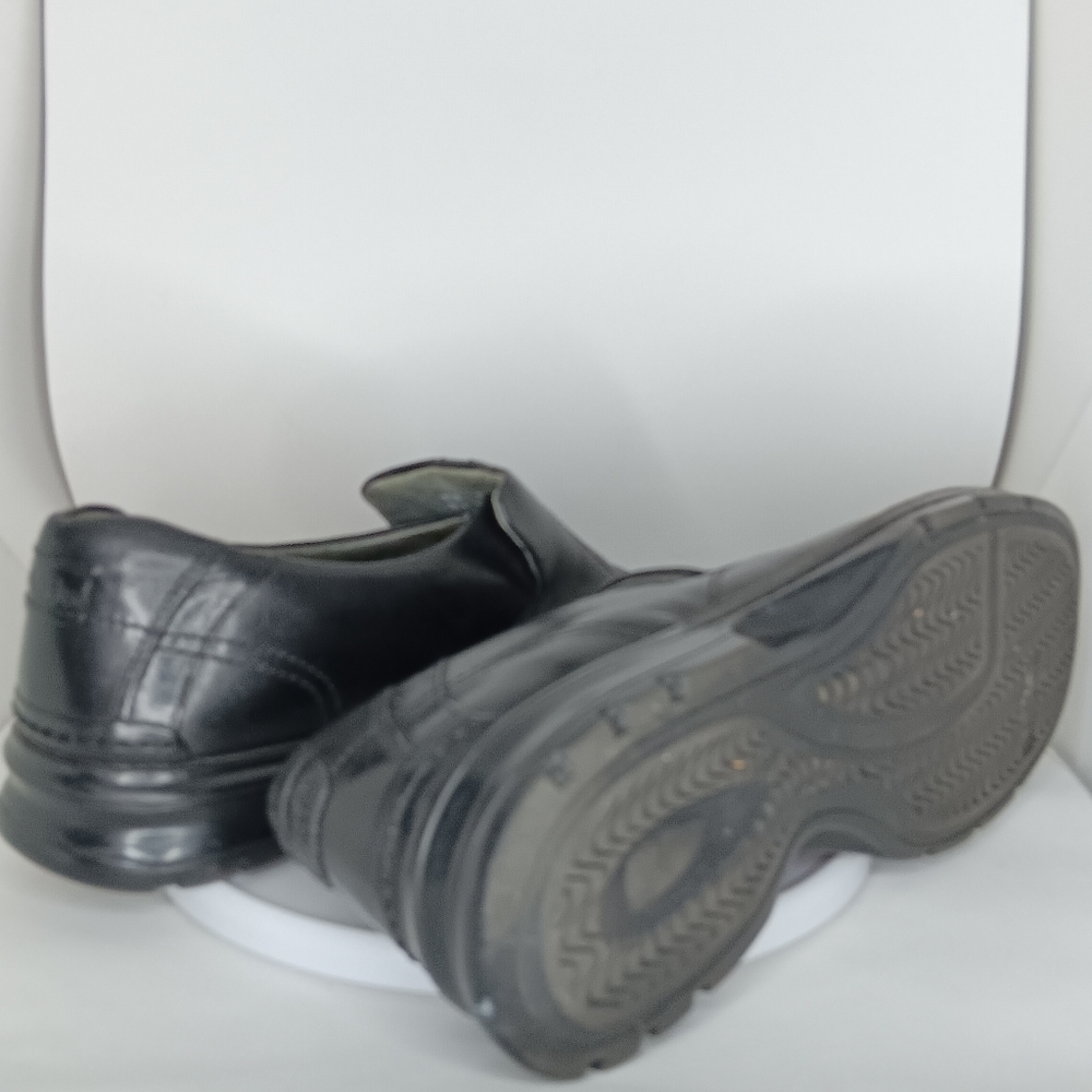 Clarks - Picture 4 of 5